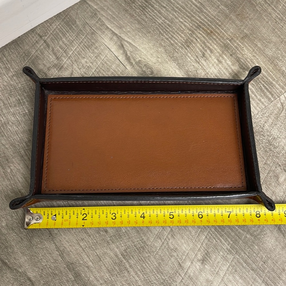 Table top leather valet/ keys coins ECT